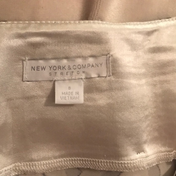 Pencil skirt w/ lots of stretch - Picture 4 of 5